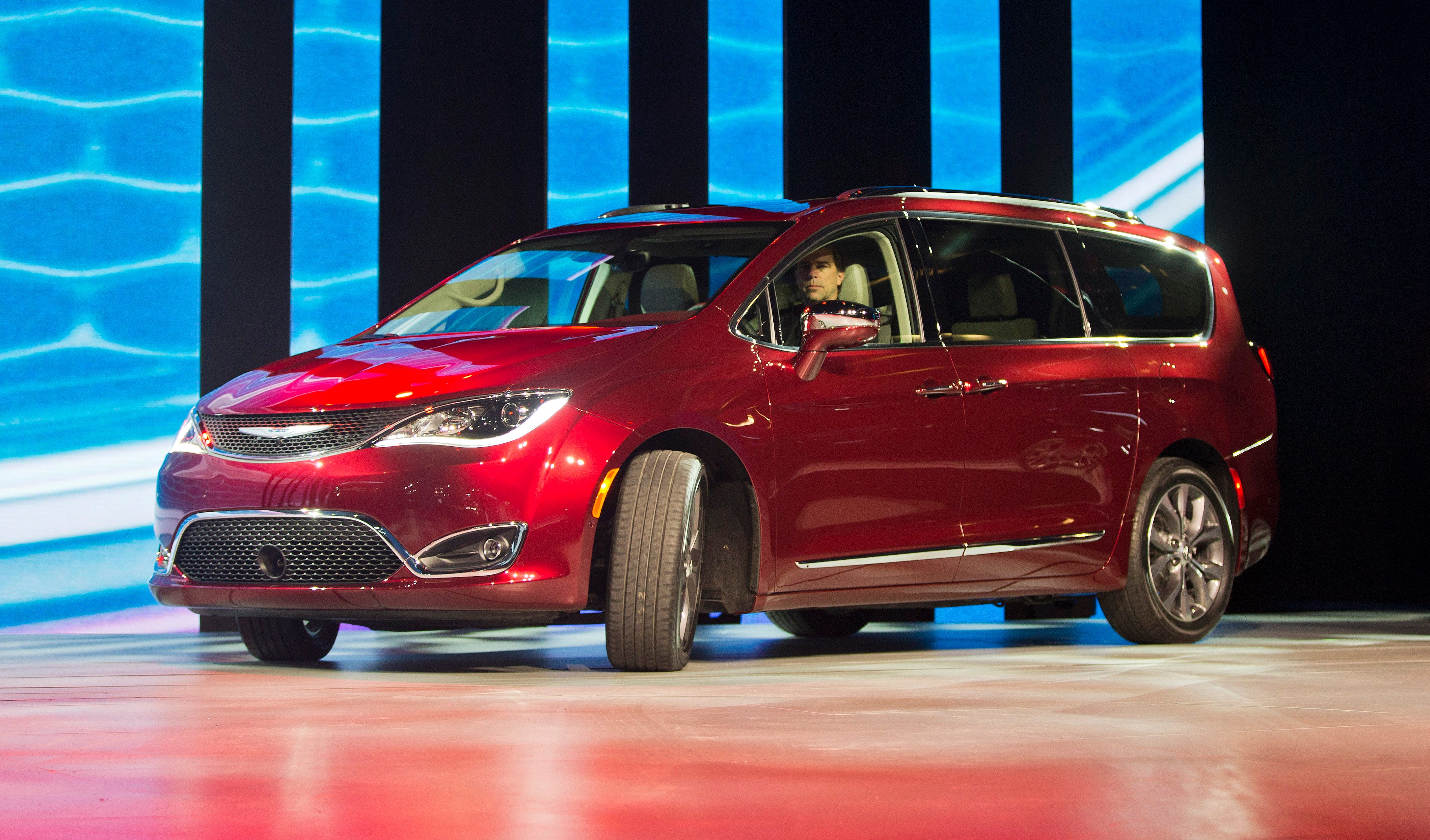 Chrysler 200: Energy Management Feature Chrysler 200: Energy Management Feature